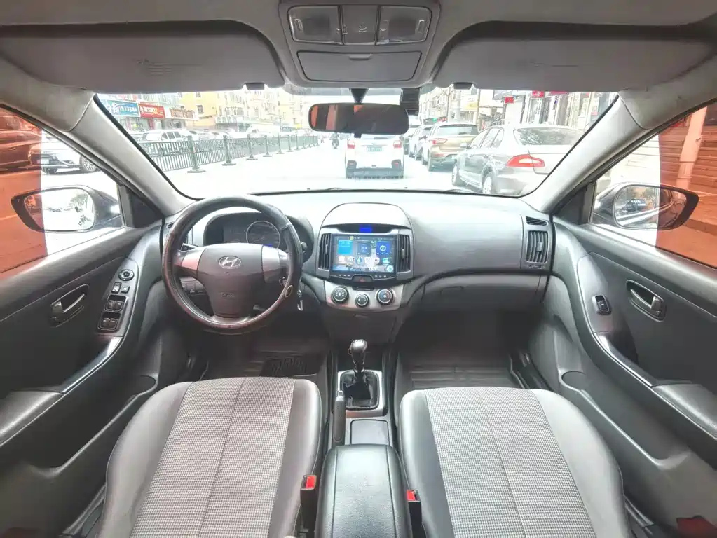 HYUNDAI CELESTA 2012