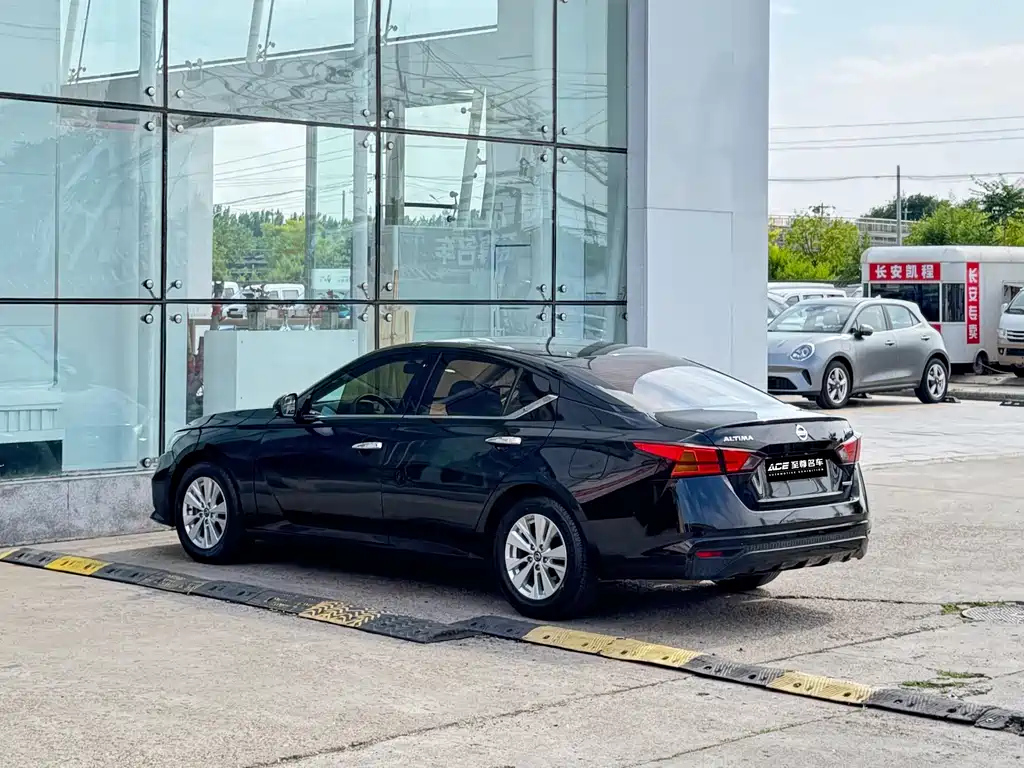 NISSAN TEANA 2021