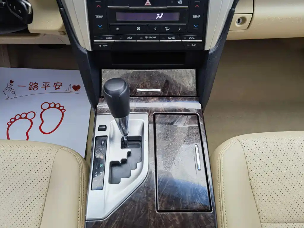 TOYOTA CAMRY 2015