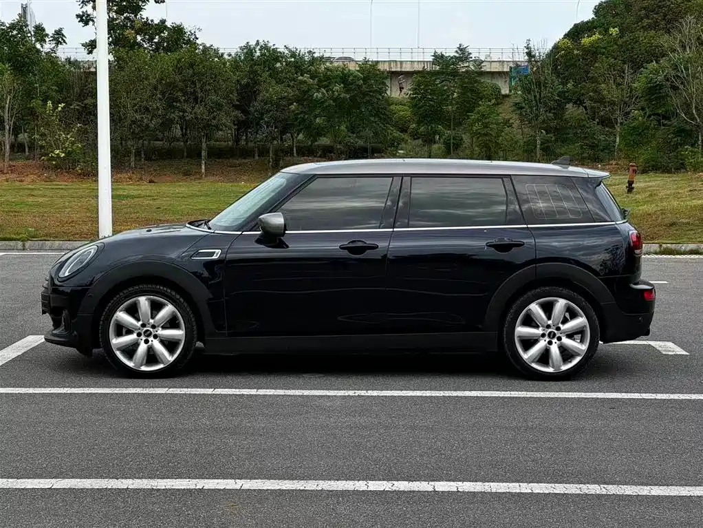 MINI CLUBMAN 2022
