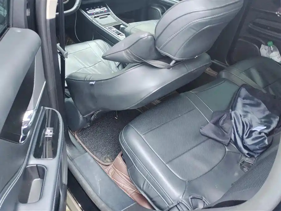 LINCOLN ADVENTURER 2023