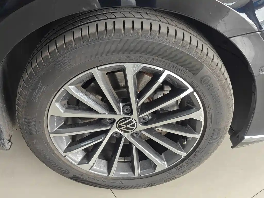 VOLKSWAGEN MAGOTAN 2022