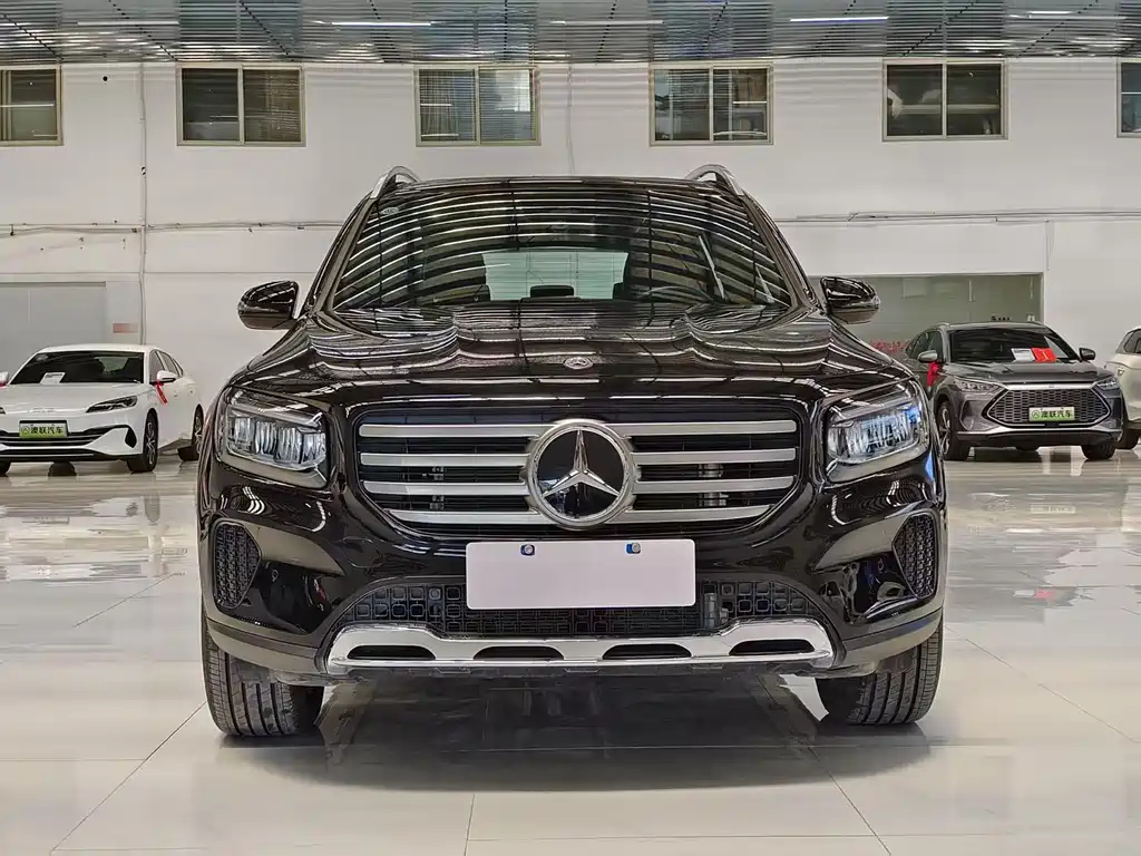 MERCEDES BENZ GLB 2024