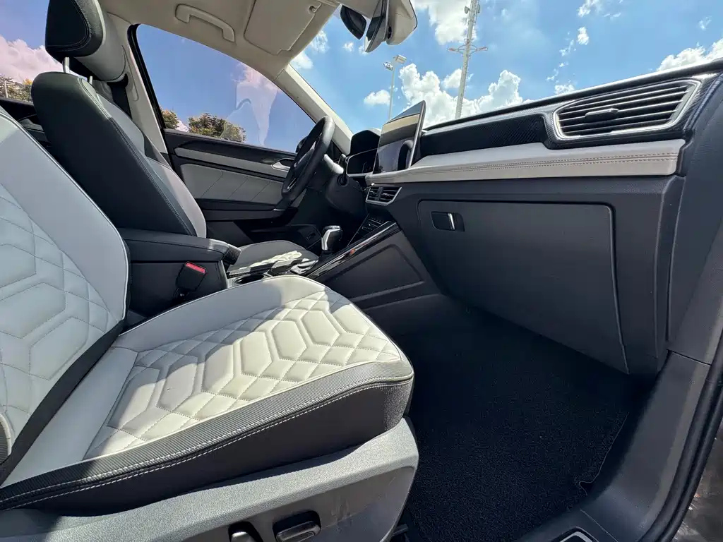 VOLKSWAGEN TAYRON 2022