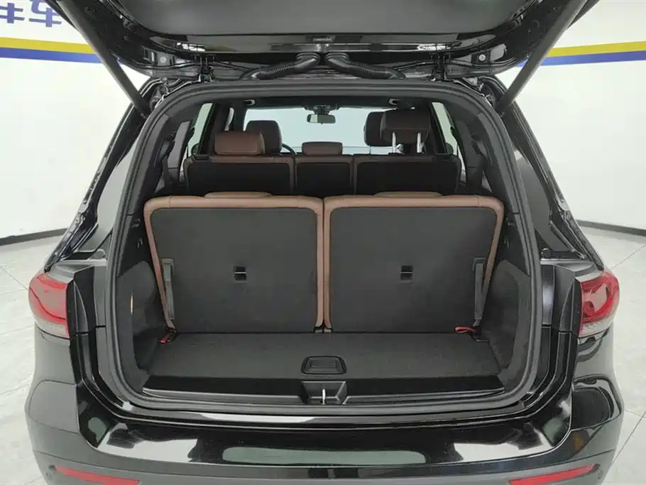 MERCEDES BENZ GLB 2023