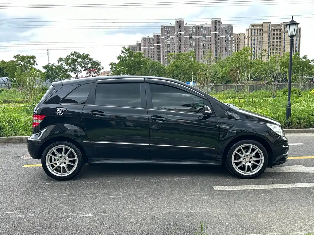 MERCEDES BENZ B-CLASS 2009