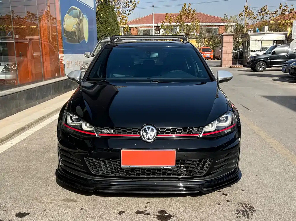 VOLKSWAGEN GOLF GTI 2016