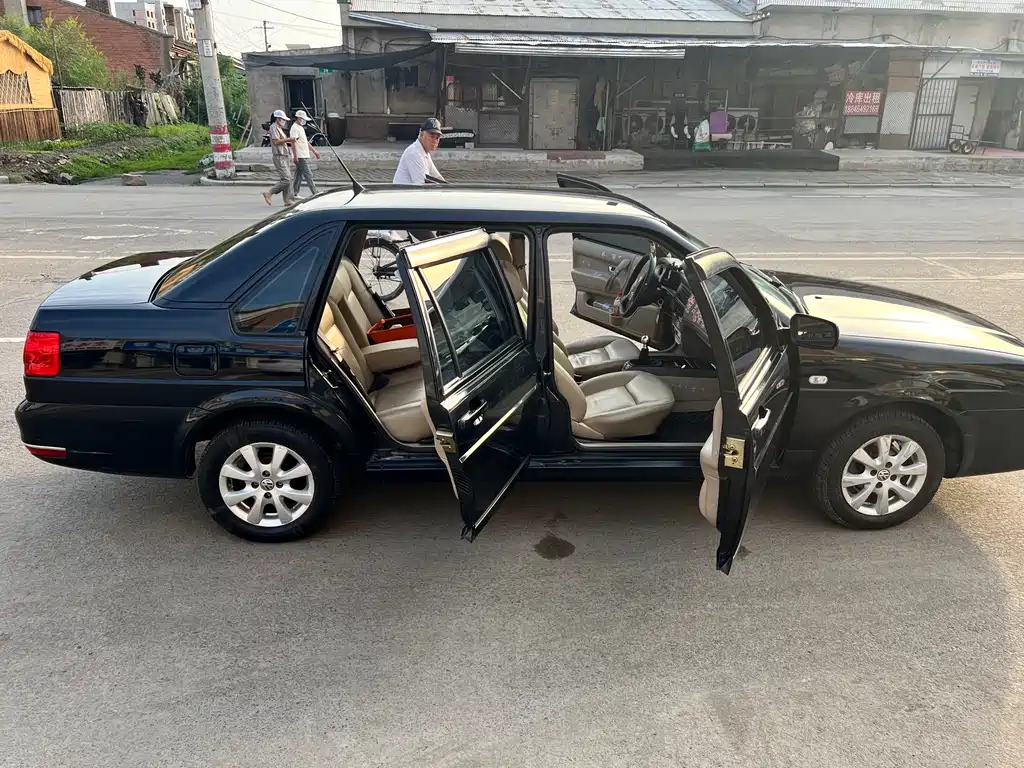 VOLKSWAGEN OTHER 2010