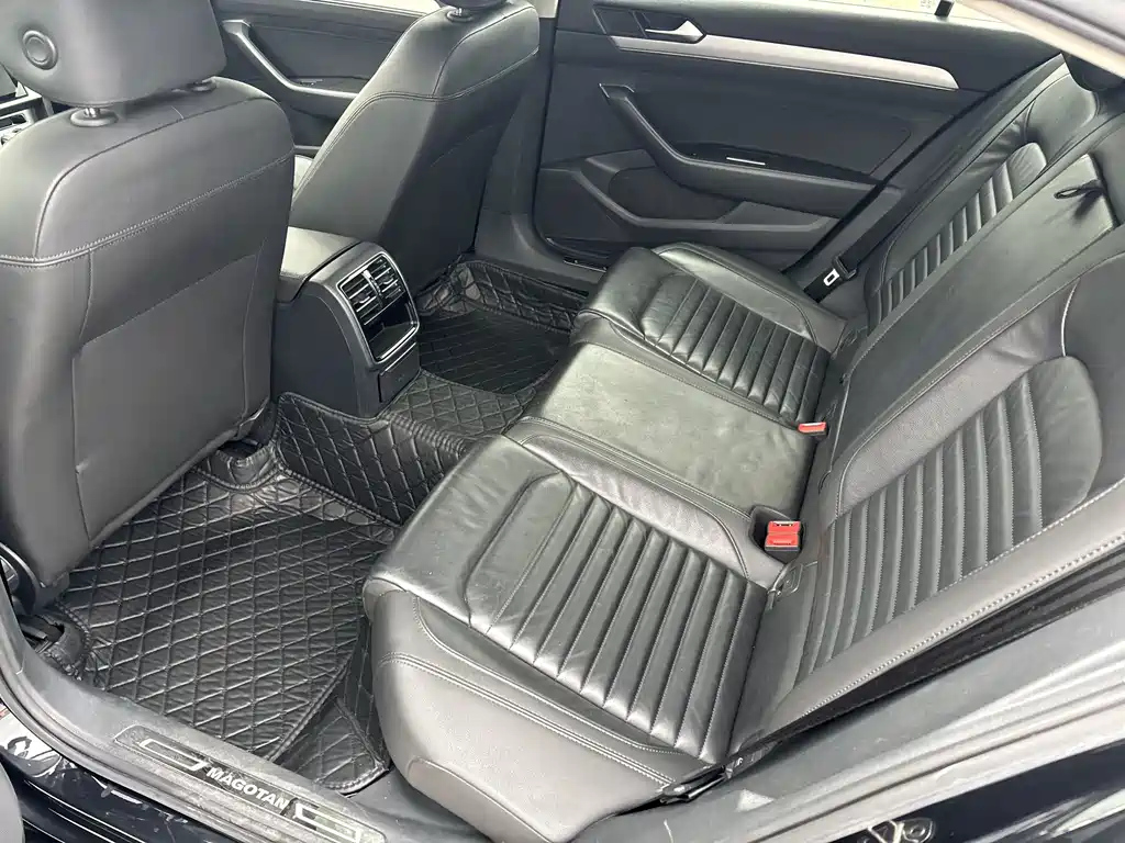 VOLKSWAGEN MAGOTAN 2019