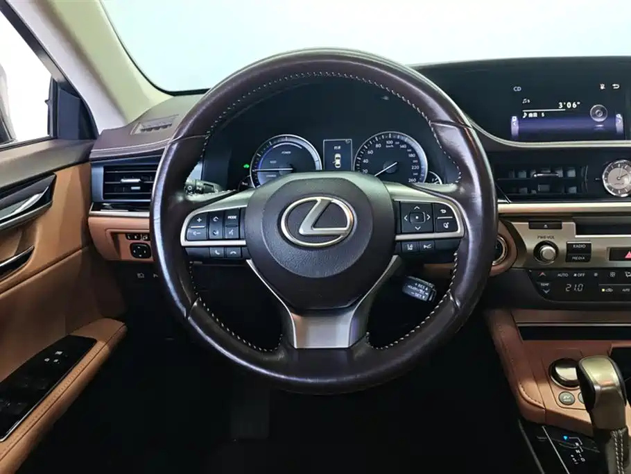 LEXUS ES 2017