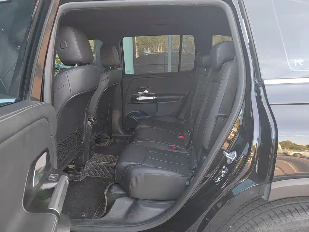 MERCEDES BENZ GLB 2023