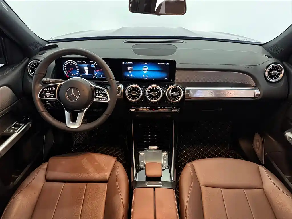 MERCEDES BENZ GLB 2023