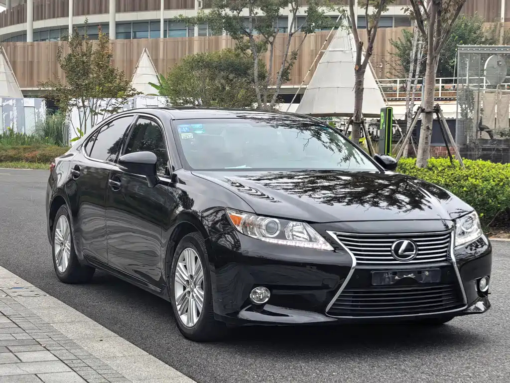 LEXUS ES 2013
