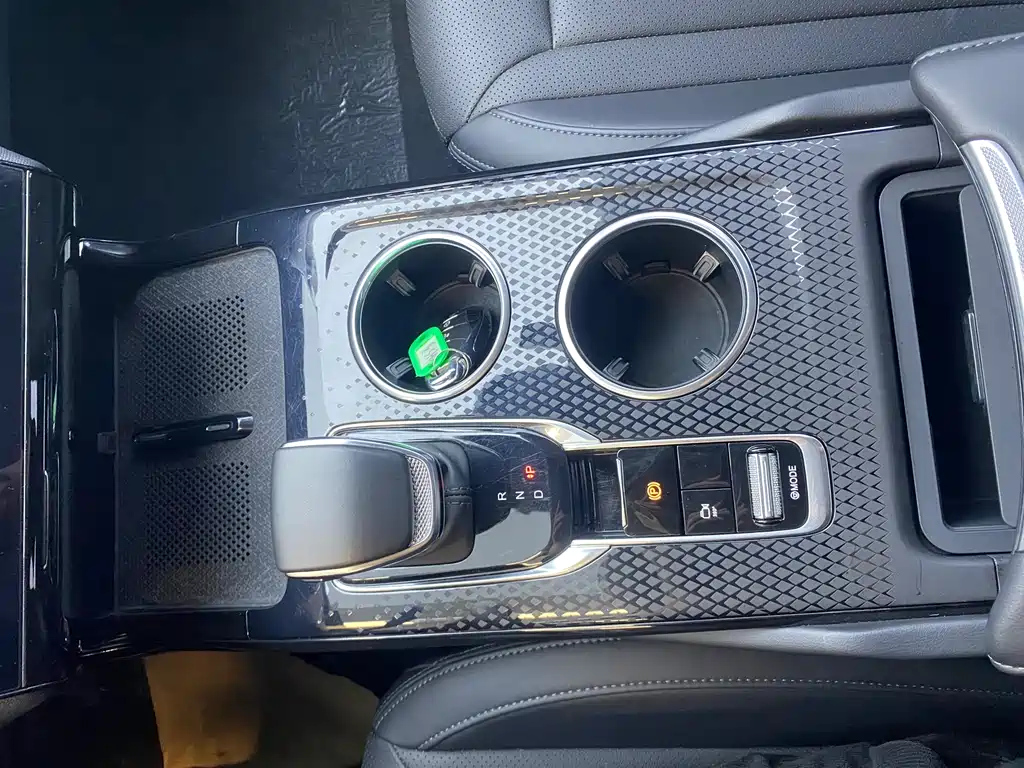 HONGQI HS3 PHEV 2024