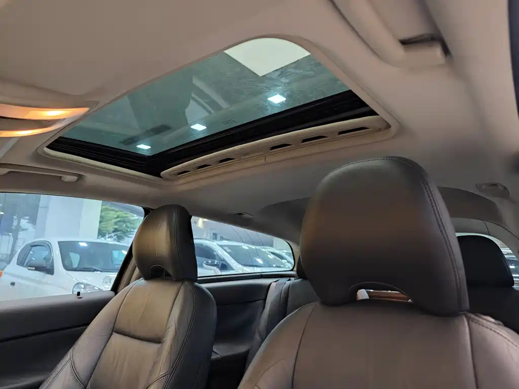 VOLVO C30 2011