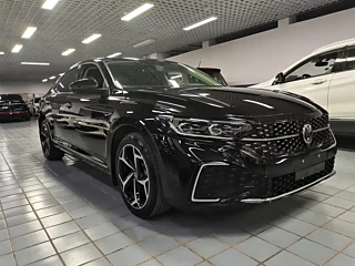 VOLKSWAGEN PASSAT 2024