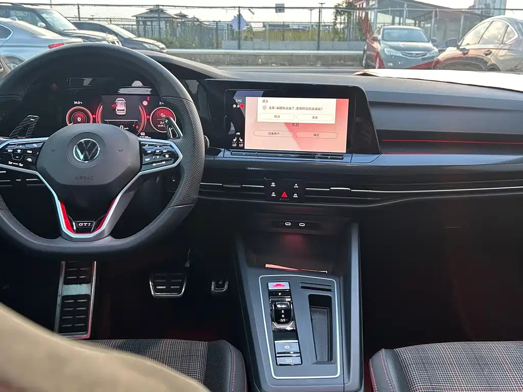 VOLKSWAGEN GOLF GTI 2021