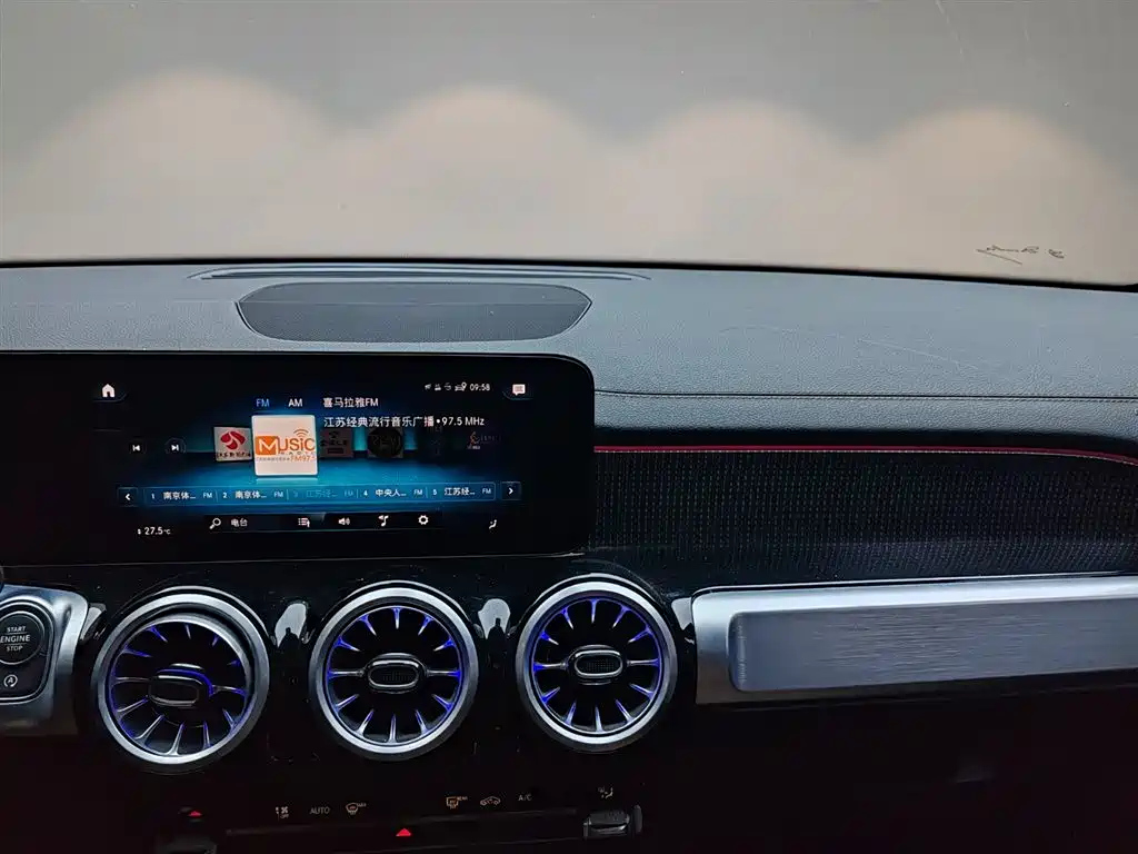 MERCEDES BENZ GLB 2021