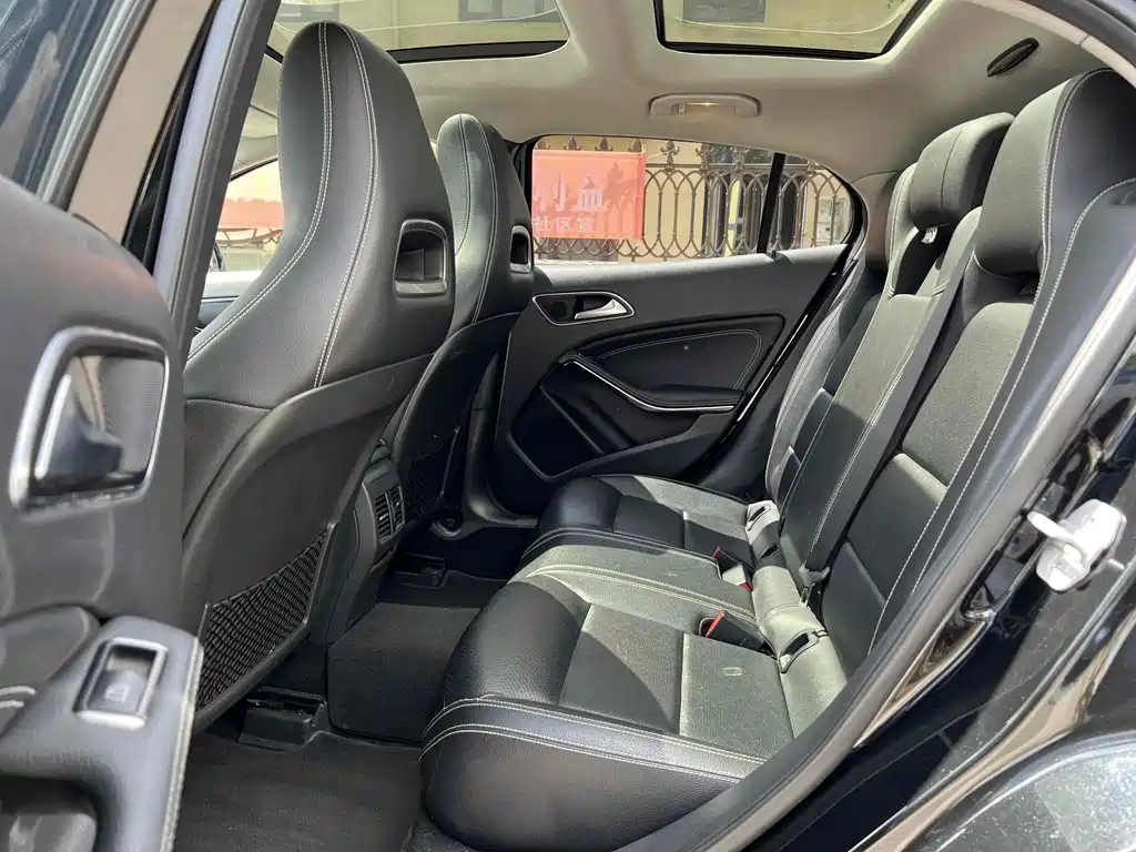 MERCEDES BENZ GLA 2016