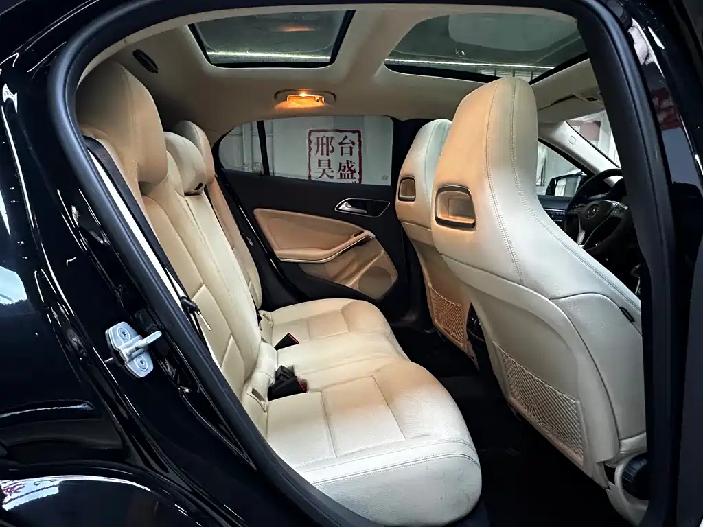 MERCEDES BENZ GLA 2016