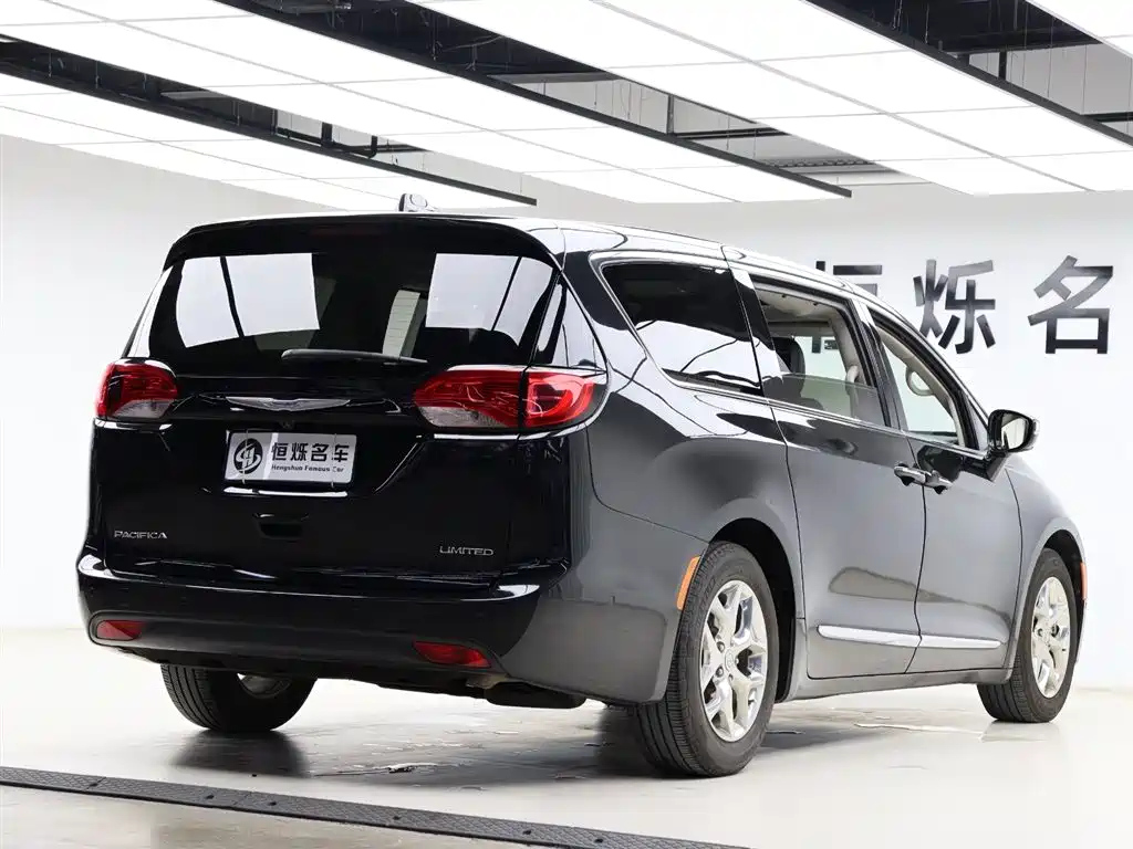 CHRYSLER OTHER 2017