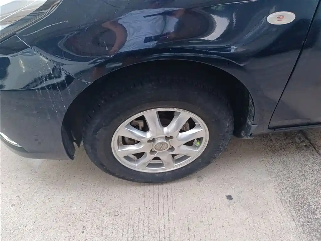 NISSAN SUNNY 2015