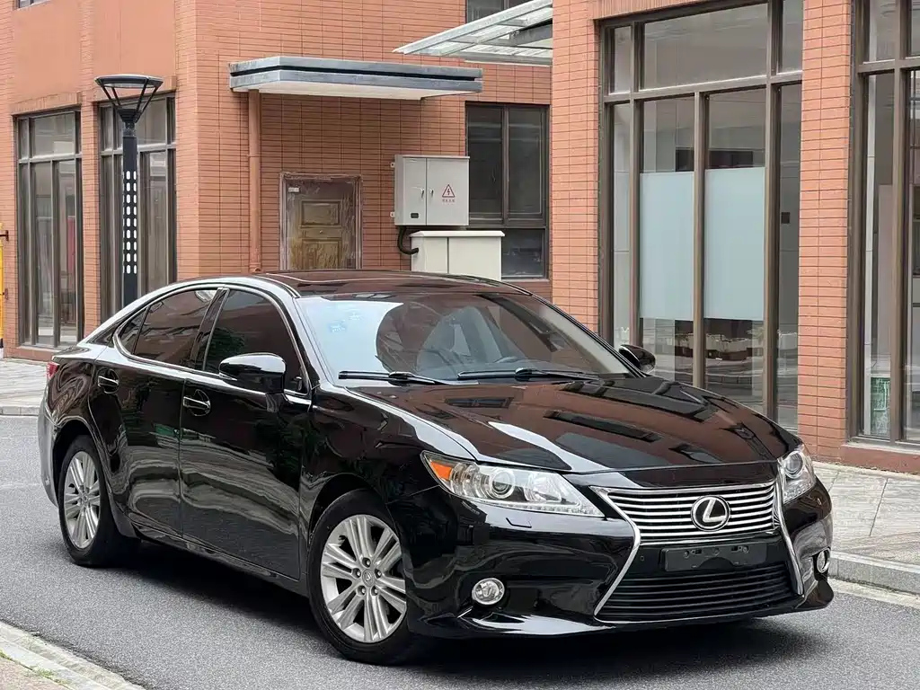 LEXUS ES 2013