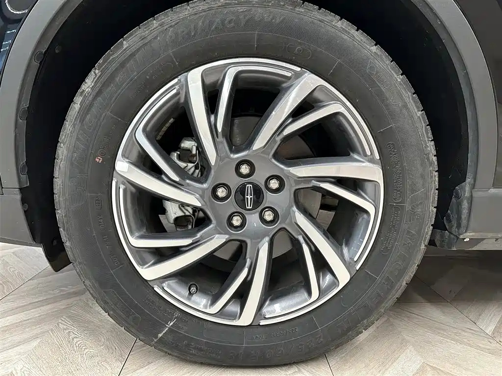 LINCOLN ADVENTURER 2023