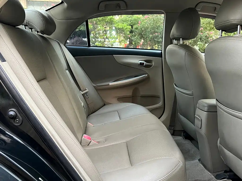 TOYOTA COROLLA 2012