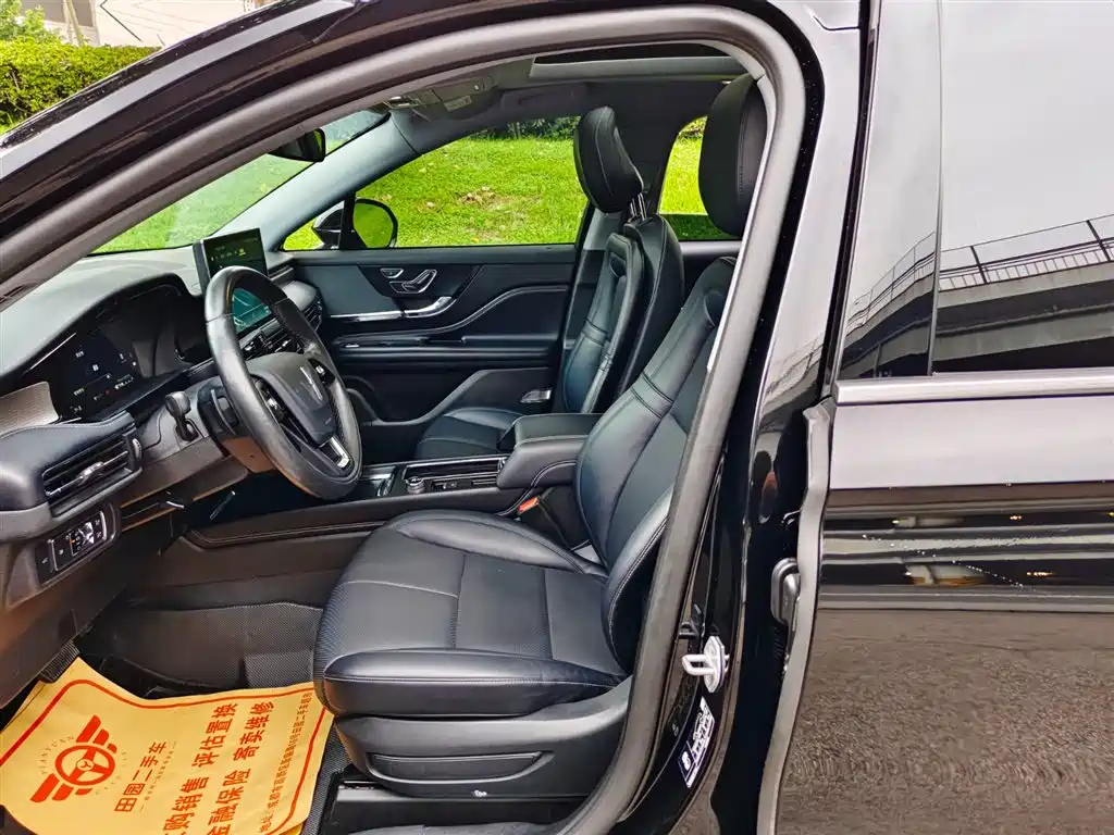LINCOLN ADVENTURER 2022