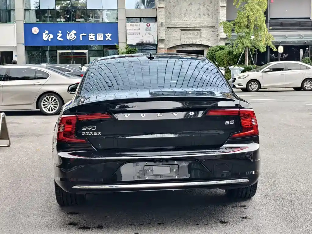 VOLVO S90 2025