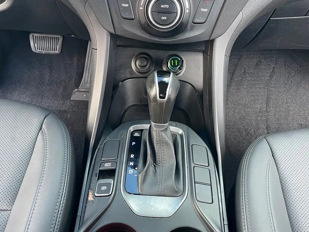 HYUNDAI SANTAFE 2015