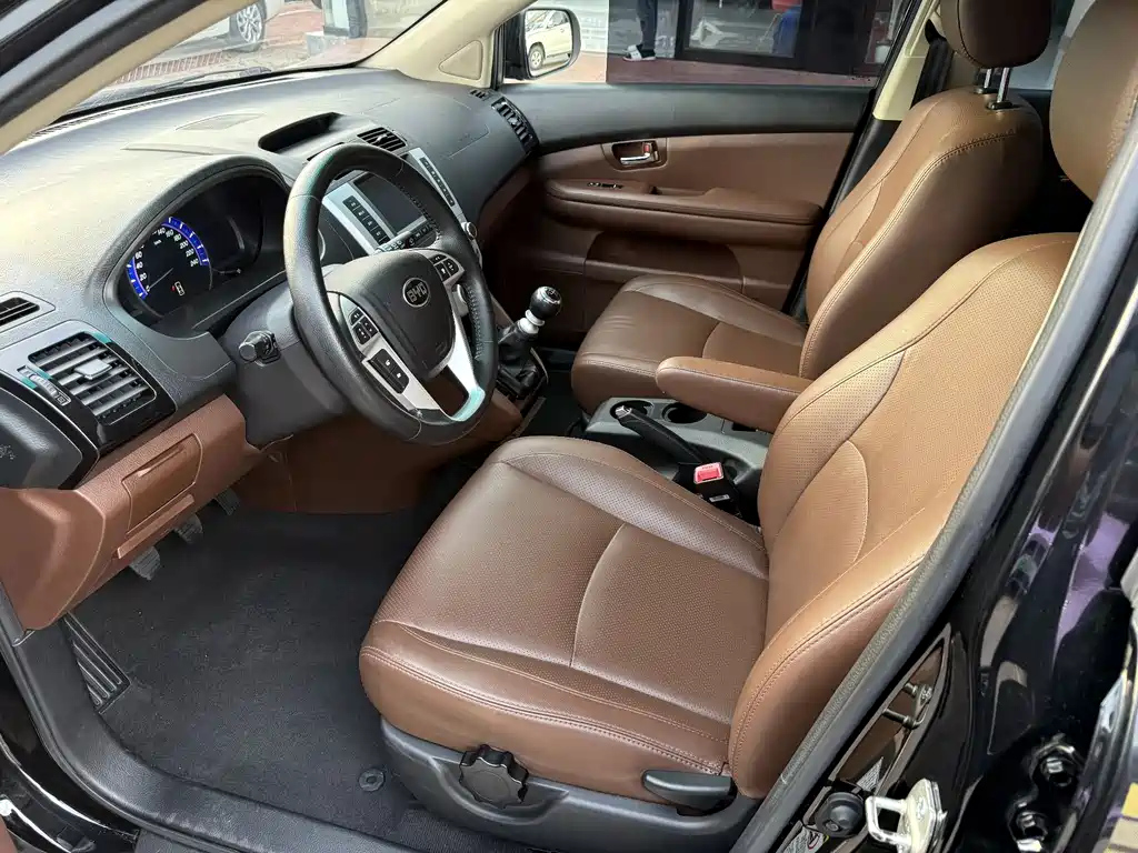 BYD S6 2014
