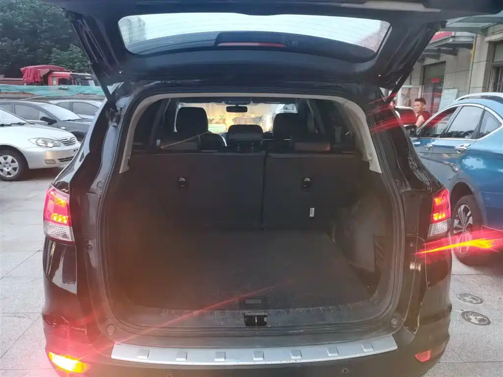 DONGFENG AEOLUS AX7 2016