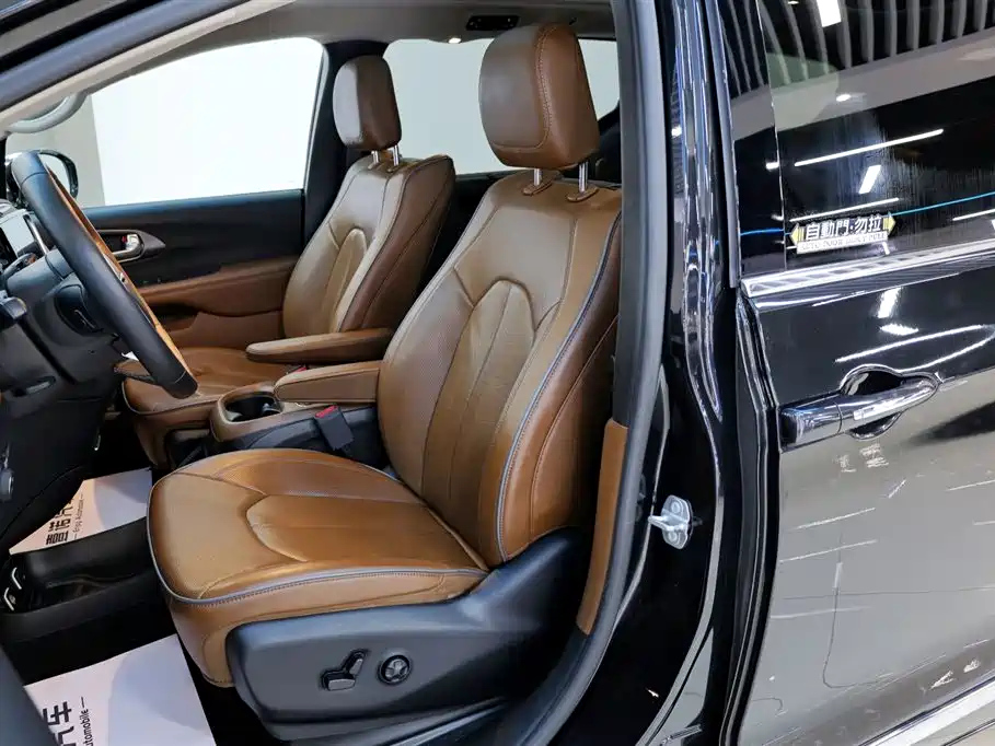 CHRYSLER OTHER 2017