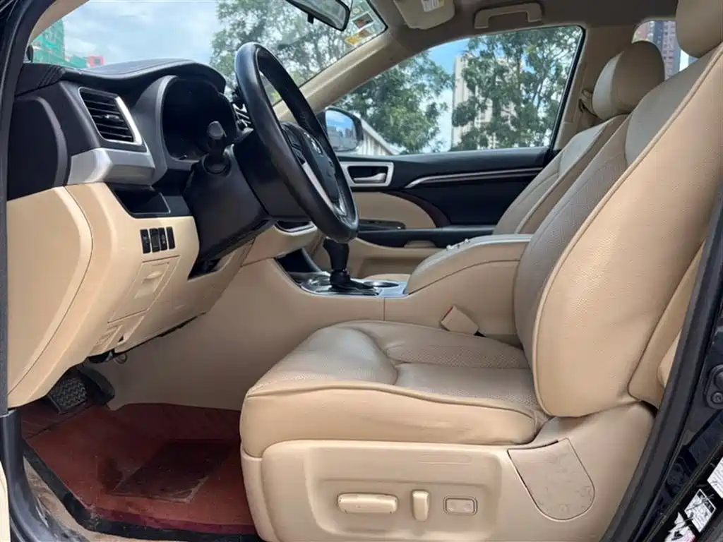 TOYOTA HIGHLANDER 2015