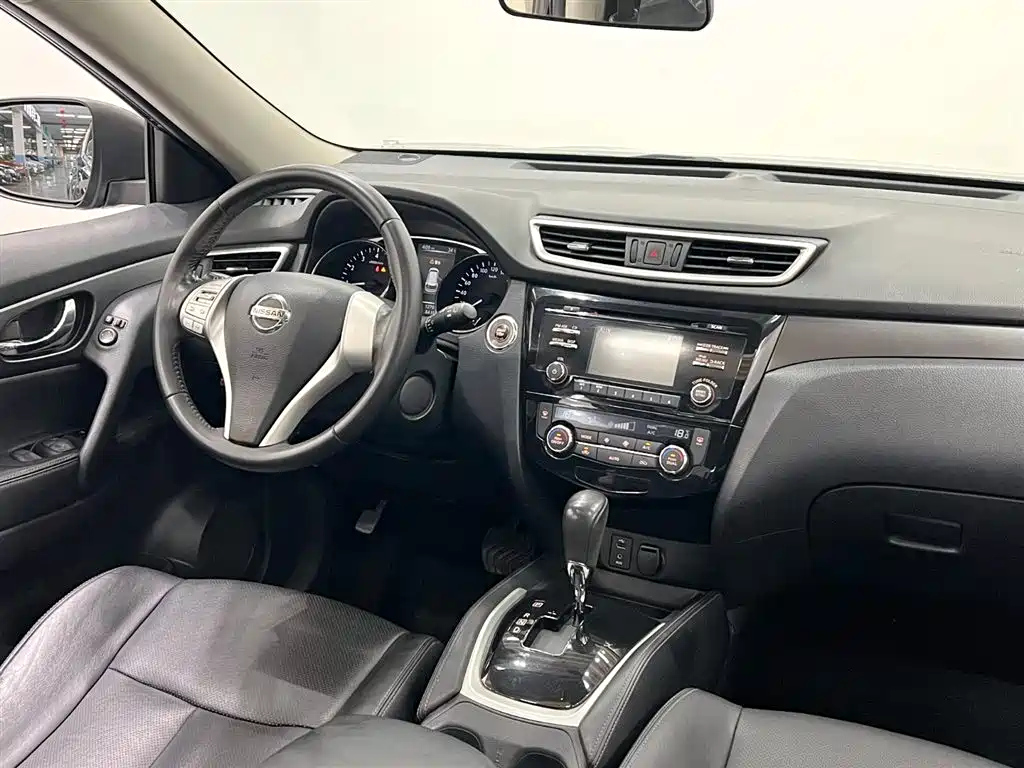 NISSAN X-TRAIL 2015