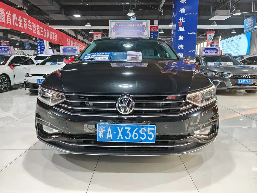 VOLKSWAGEN MAGOTAN 2020