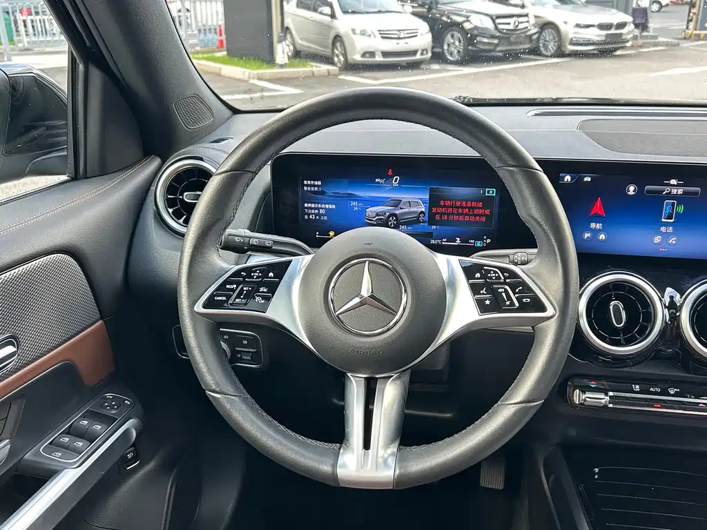 MERCEDES BENZ GLB 2024