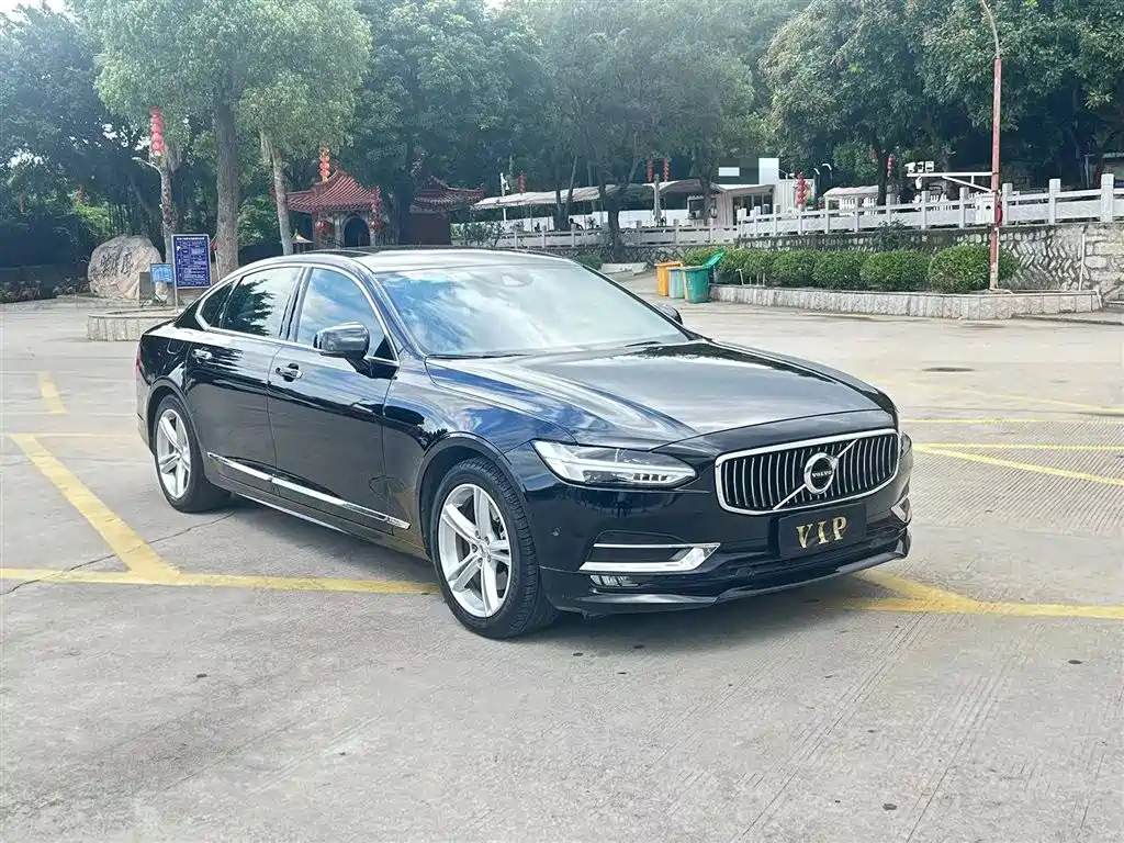 VOLVO S90 2020