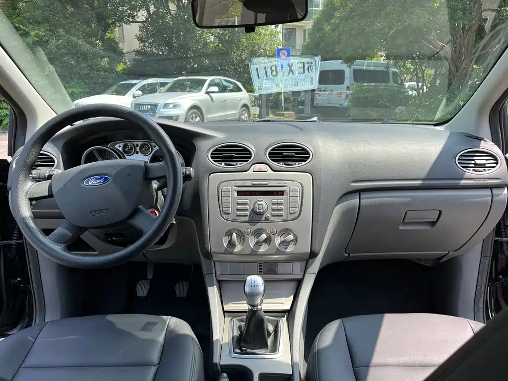 FORD FOCUS 2012