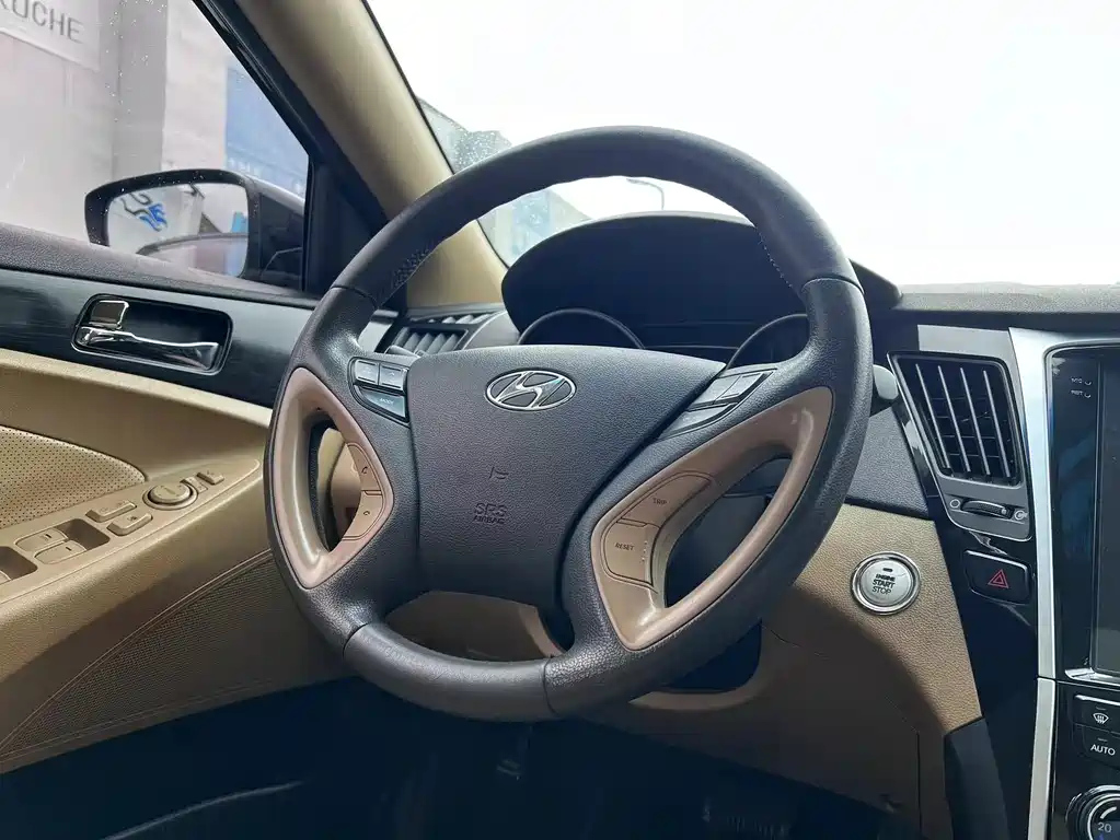 HYUNDAI SONATA 2012