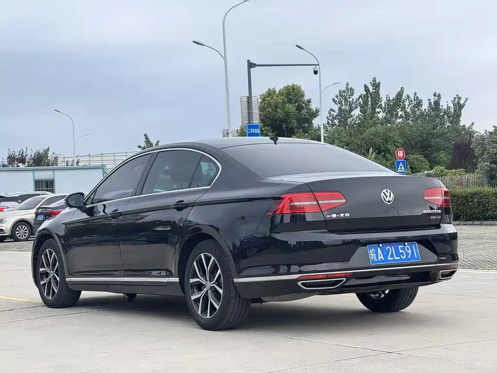 VOLKSWAGEN MAGOTAN 2016