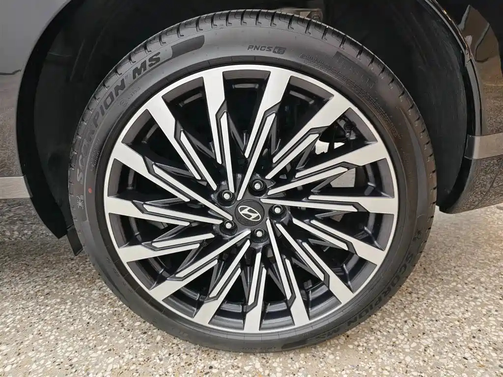 HYUNDAI SANTA FE 2024