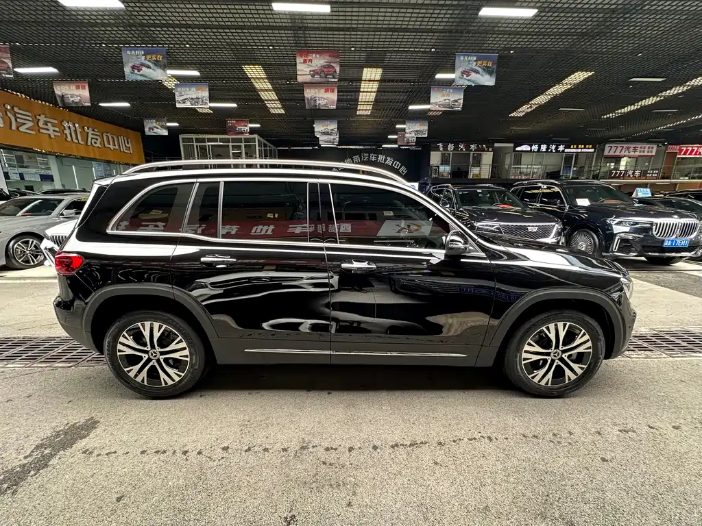 MERCEDES BENZ GLB 2025