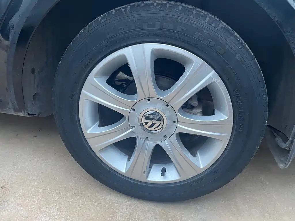 VOLKSWAGEN LAVIDA 2011