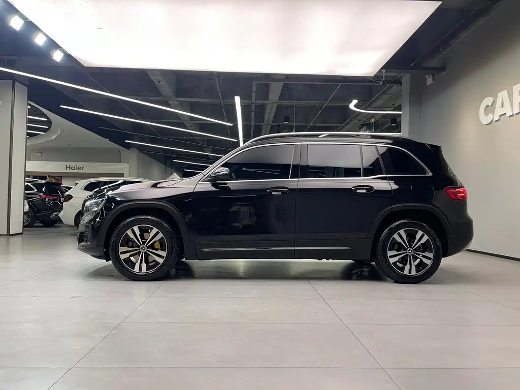 MERCEDES BENZ GLB 2024