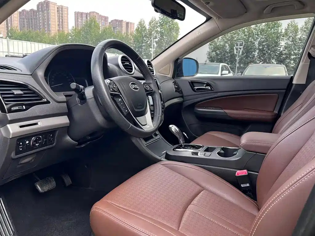 BYD S7 2015
