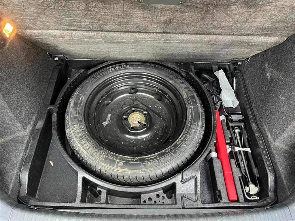 VOLKSWAGEN TIGUAN 2015