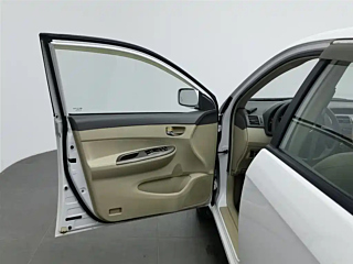 BYD L3  2013 YEAR 1.5L AUTOMATIC COMFORT 2013